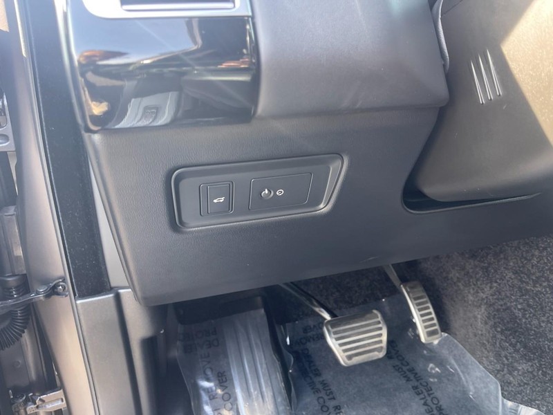 Land Rover Range Rover Vehicle Image 29