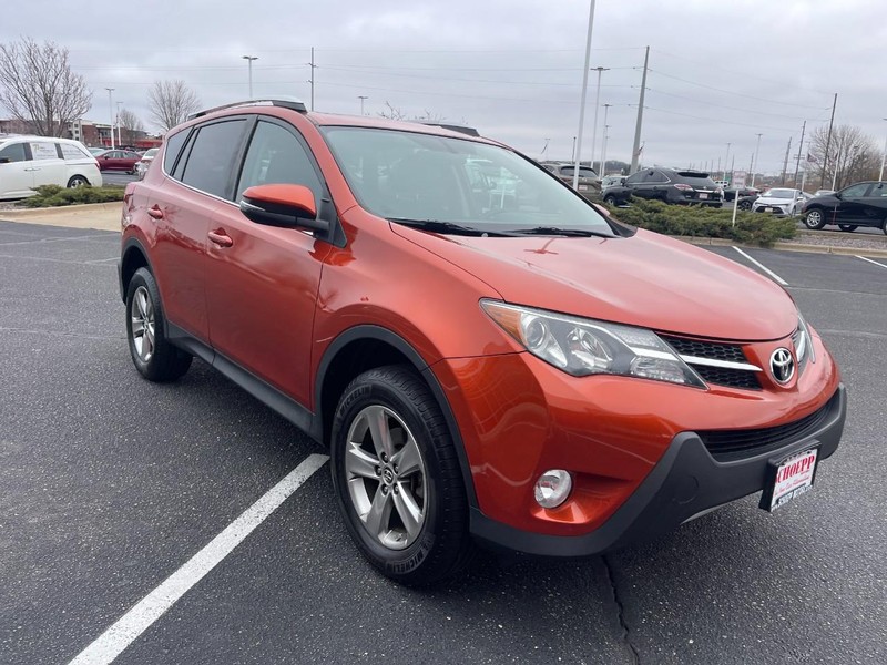 Toyota RAV4 Vehicle Image 02