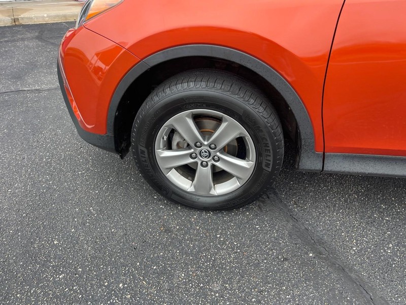 Toyota RAV4 Vehicle Image 06