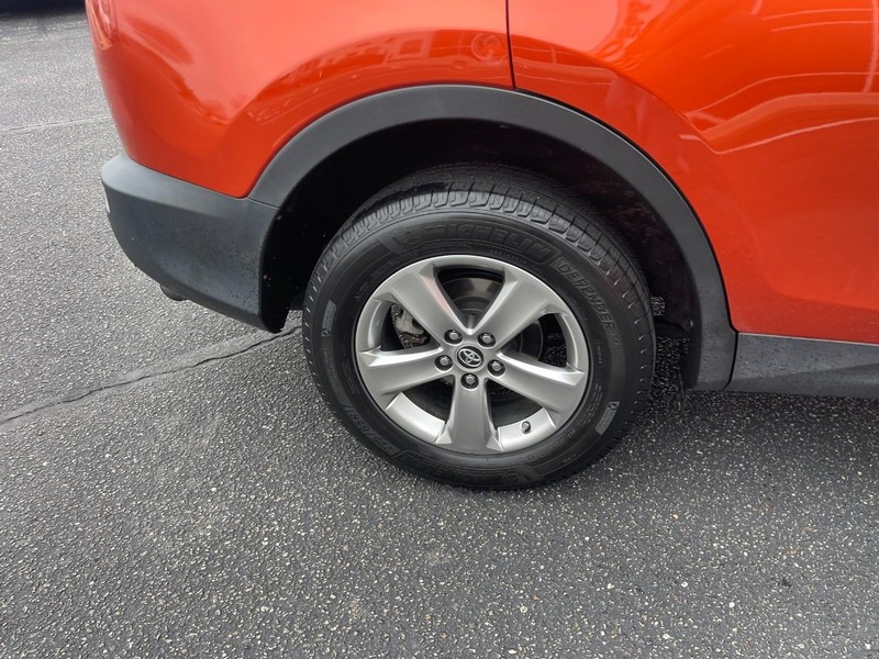 Toyota RAV4 Vehicle Image 08