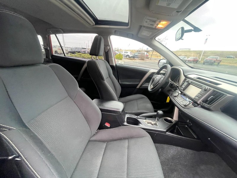 Toyota RAV4 Vehicle Image 11