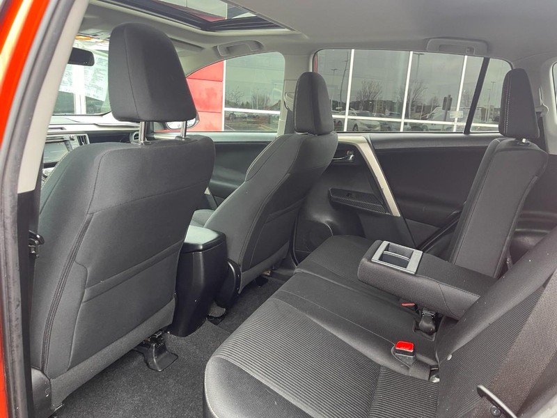 Toyota RAV4 Vehicle Image 16