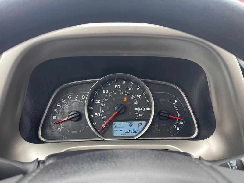 Toyota RAV4 Vehicle Image 23