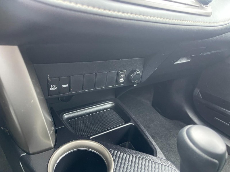 Toyota RAV4 Vehicle Image 26