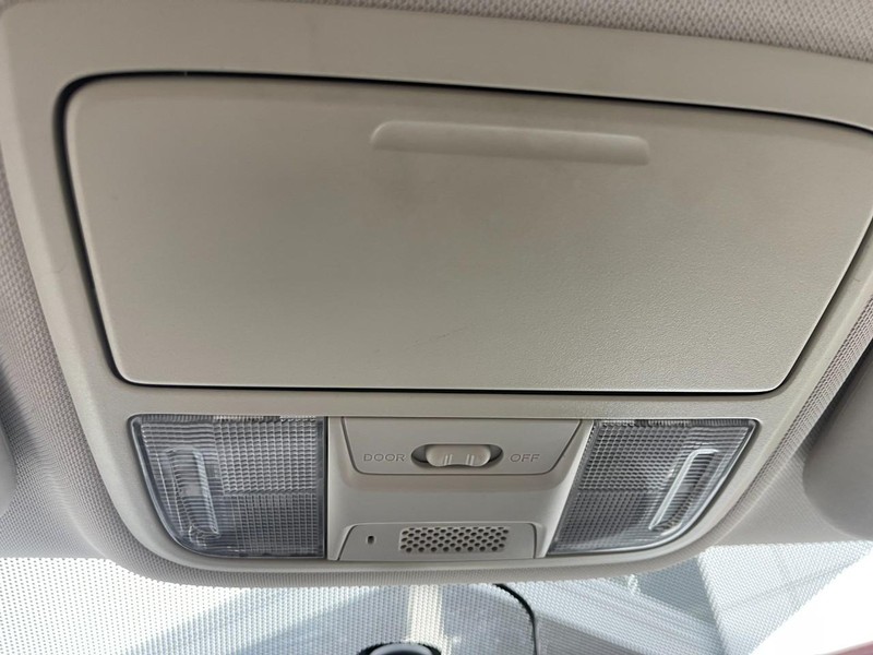 Honda CR-V Vehicle Image 19