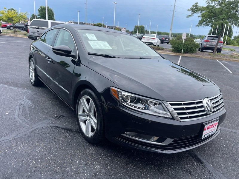 Volkswagen CC Vehicle Image 02