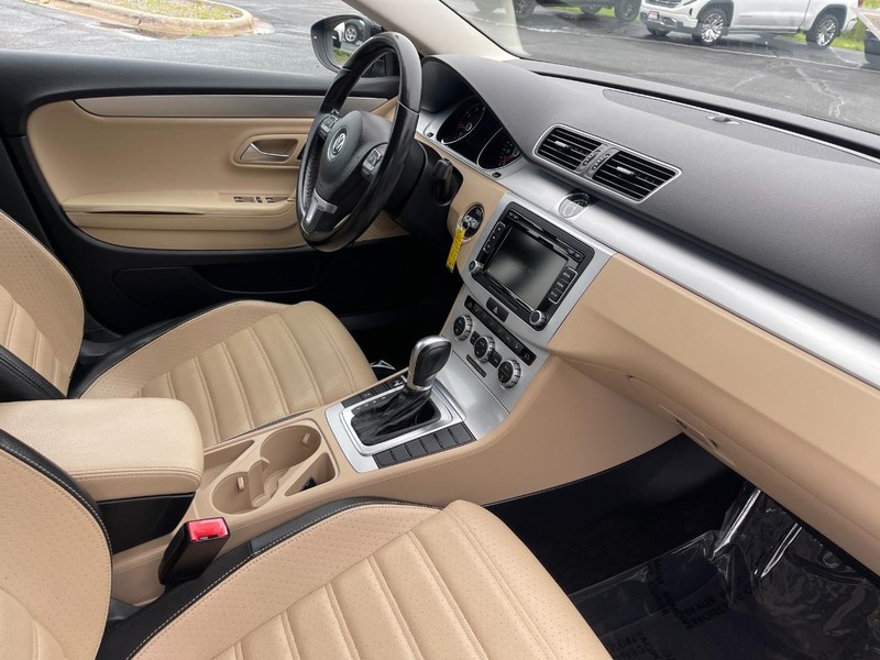 Volkswagen CC Vehicle Image 06