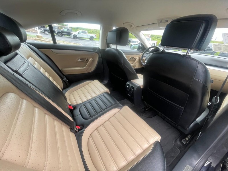 Volkswagen CC Vehicle Image 10