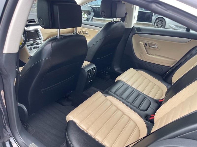 Volkswagen CC Vehicle Image 12