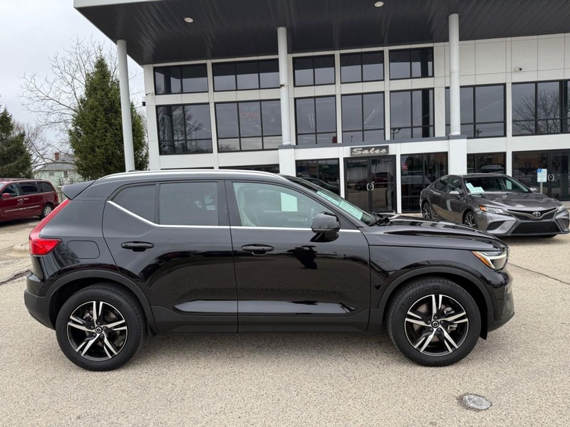 Volvo XC40 Vehicle Image 04