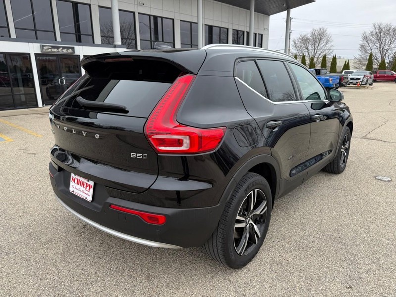 Volvo XC40 Vehicle Image 05