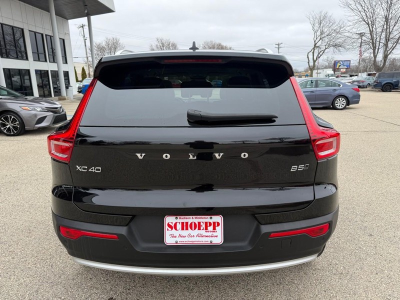 Volvo XC40 Vehicle Image 06