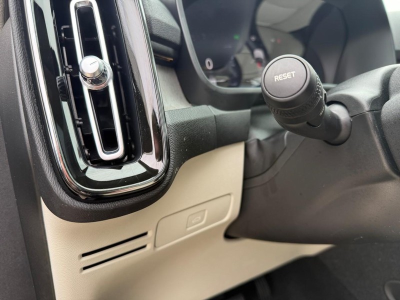 Volvo XC40 Vehicle Image 20