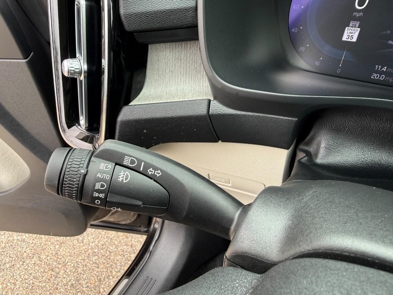 Volvo XC40 Vehicle Image 23