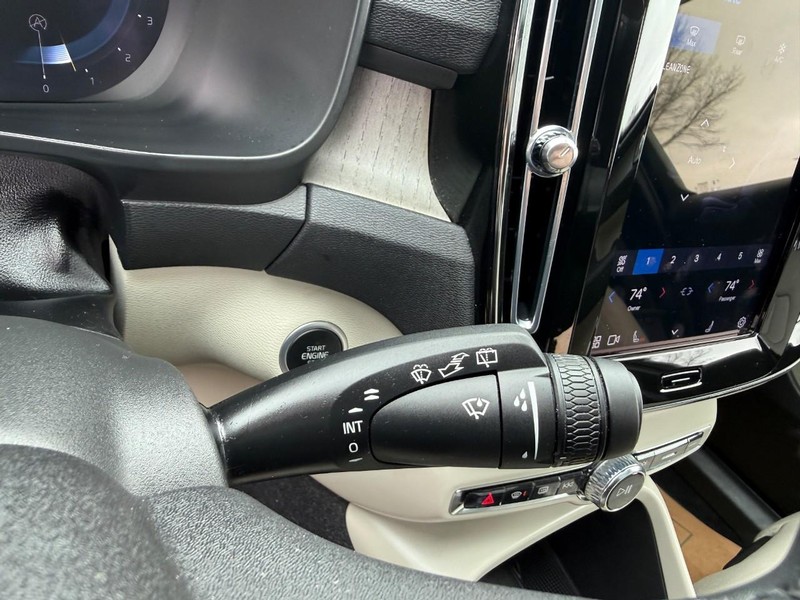 Volvo XC40 Vehicle Image 25