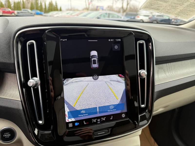 Volvo XC40 Vehicle Image 28