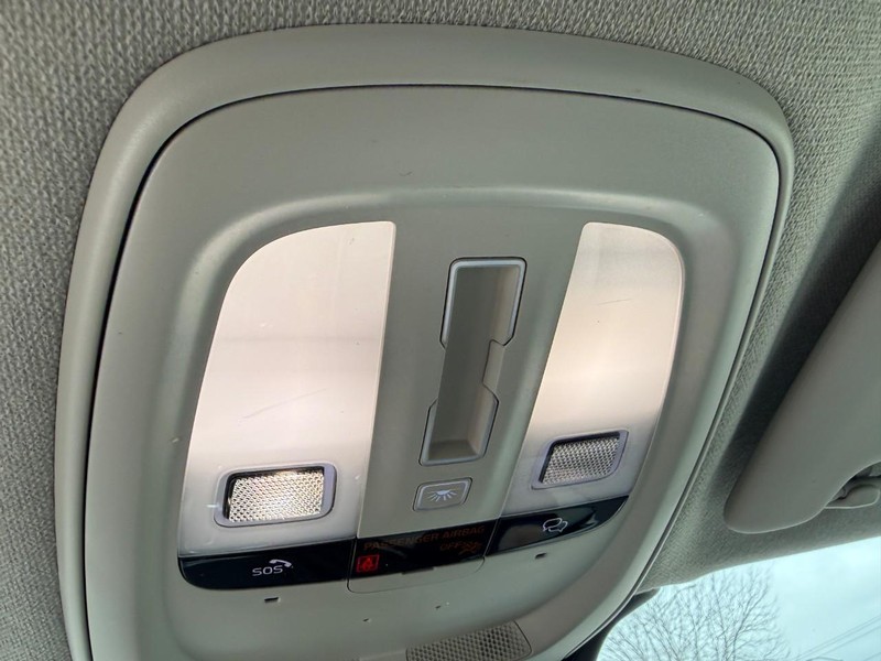 Volvo XC40 Vehicle Image 32