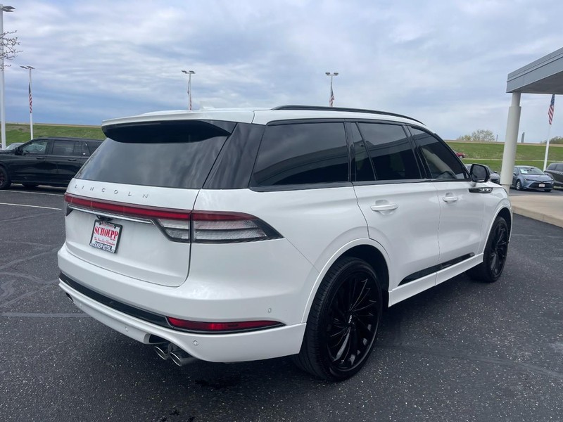 Lincoln Aviator Vehicle Image 03