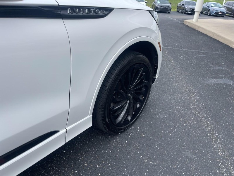 Lincoln Aviator Vehicle Image 05