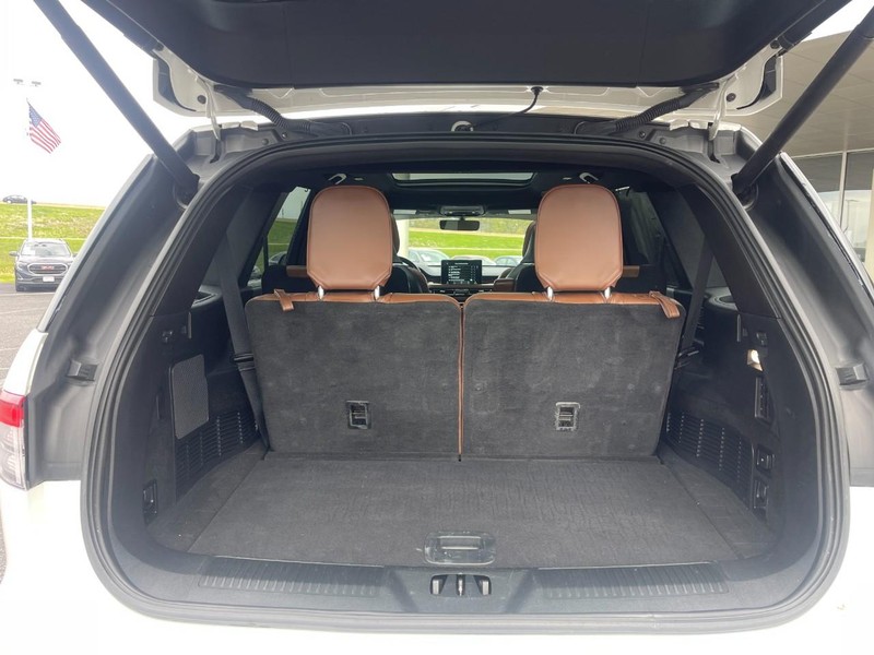 Lincoln Aviator Vehicle Image 16