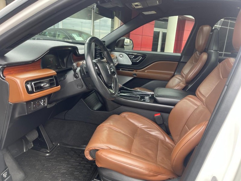 Lincoln Aviator Vehicle Image 20