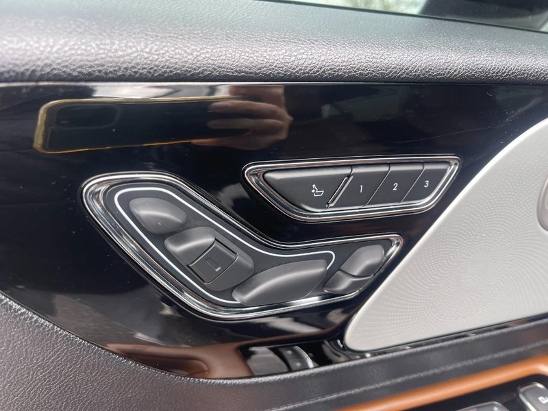 Lincoln Aviator Vehicle Image 22