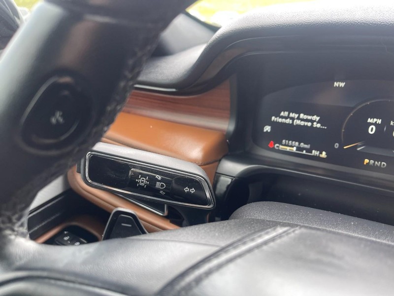 Lincoln Aviator Vehicle Image 29