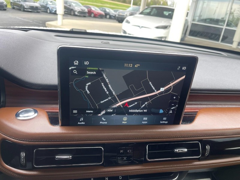 Lincoln Aviator Vehicle Image 35