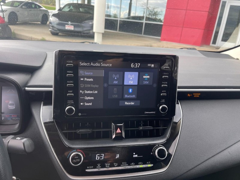 Toyota Corolla Vehicle Image 15