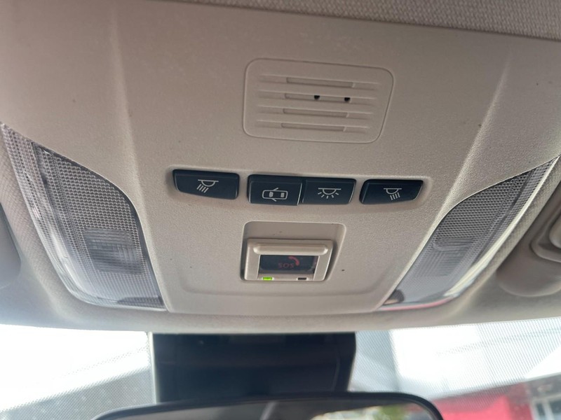 Toyota Corolla Vehicle Image 17