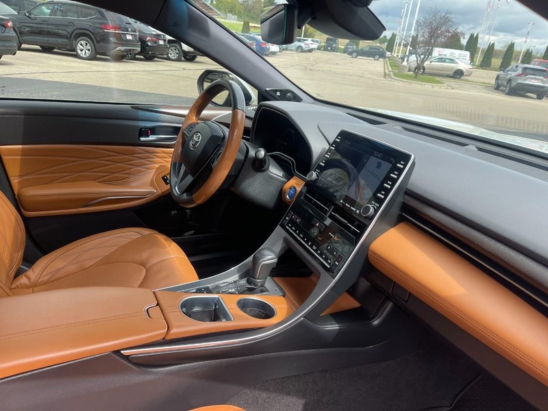 Toyota Avalon Vehicle Image 10