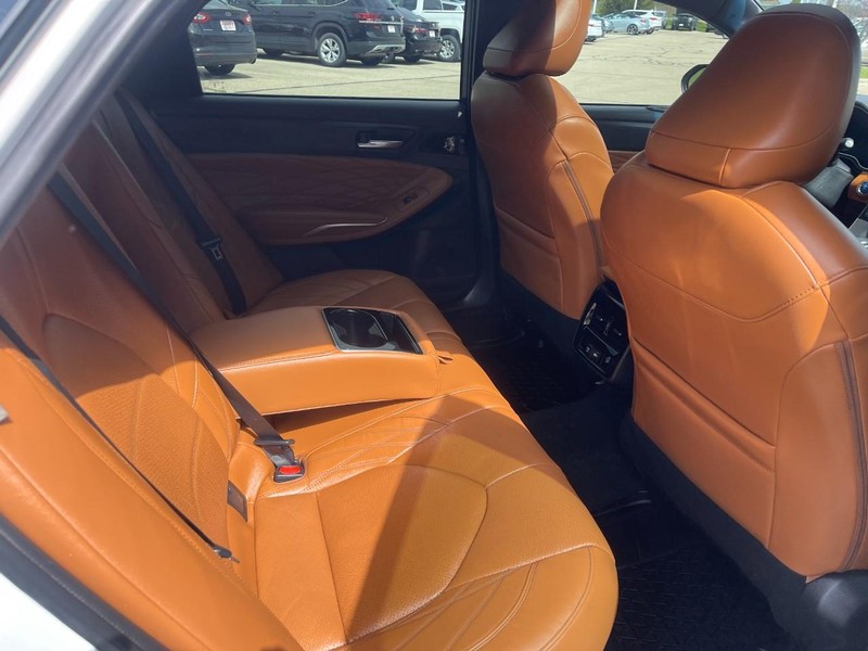 Toyota Avalon Vehicle Image 14