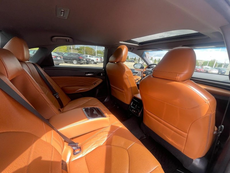 Toyota Avalon Vehicle Image 15