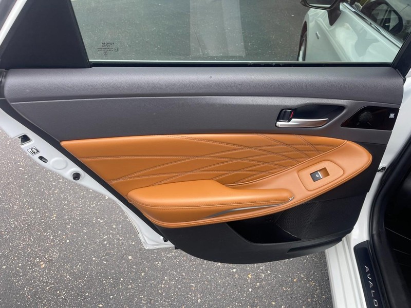 Toyota Avalon Vehicle Image 20