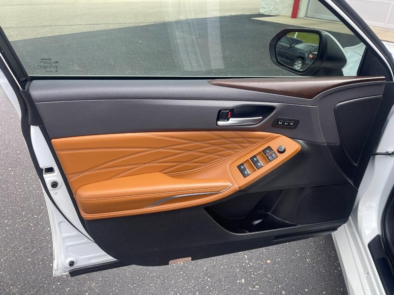 Toyota Avalon Vehicle Image 22