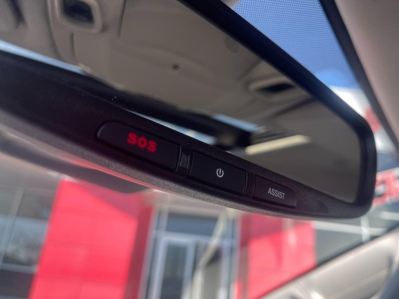 Chrysler Pacifica Vehicle Image 37