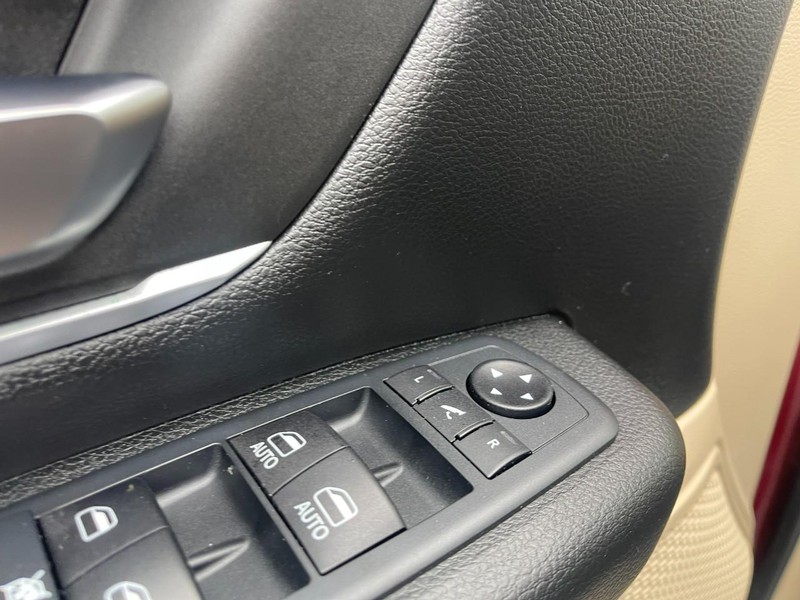 Ram 1500 Vehicle Image 14