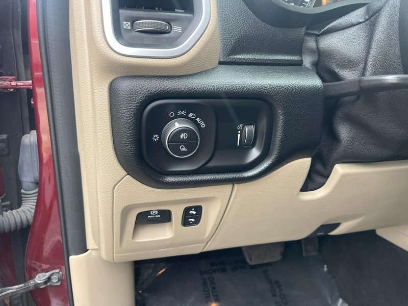 Ram 1500 Vehicle Image 15