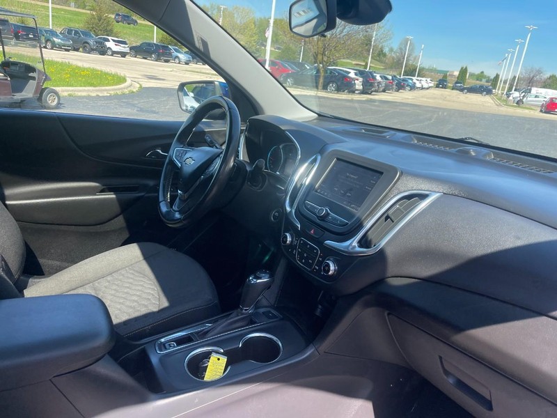 Chevrolet Equinox Vehicle Image 09