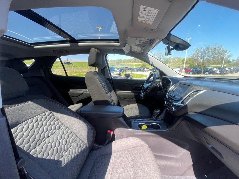 Chevrolet Equinox Vehicle Image 10