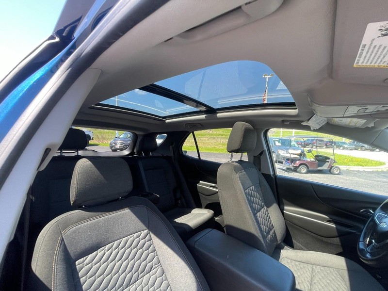 Chevrolet Equinox Vehicle Image 11