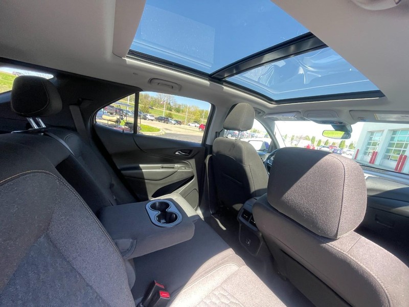 Chevrolet Equinox Vehicle Image 14
