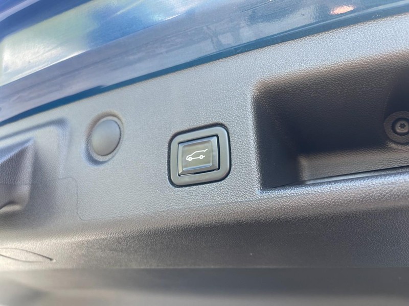 Chevrolet Equinox Vehicle Image 17