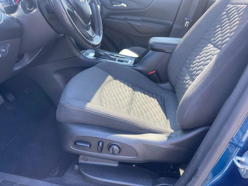 Chevrolet Equinox Vehicle Image 21