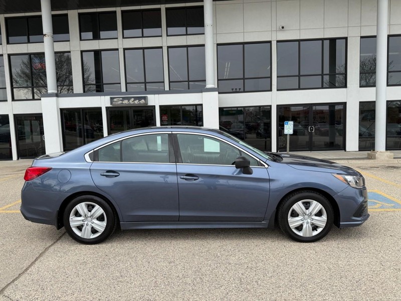 Subaru Legacy Vehicle Image 04