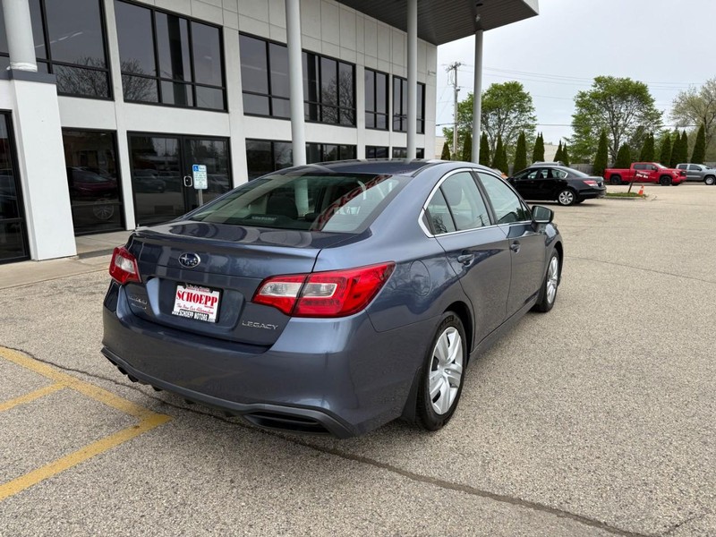 Subaru Legacy Vehicle Image 05