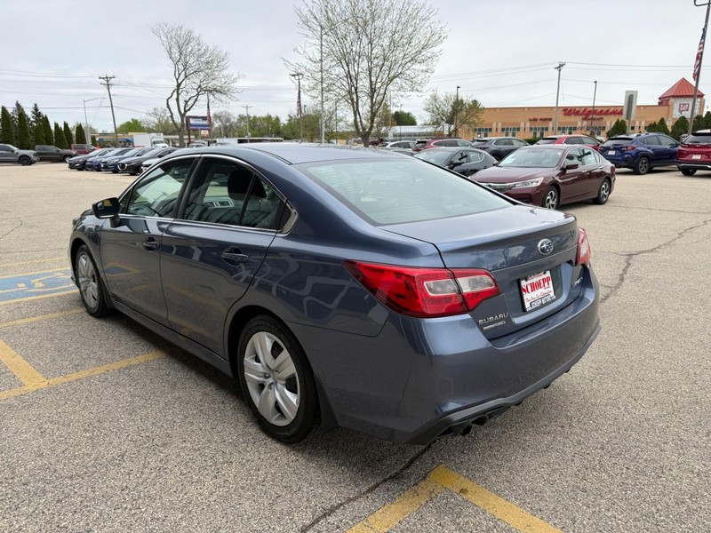 Subaru Legacy Vehicle Image 07