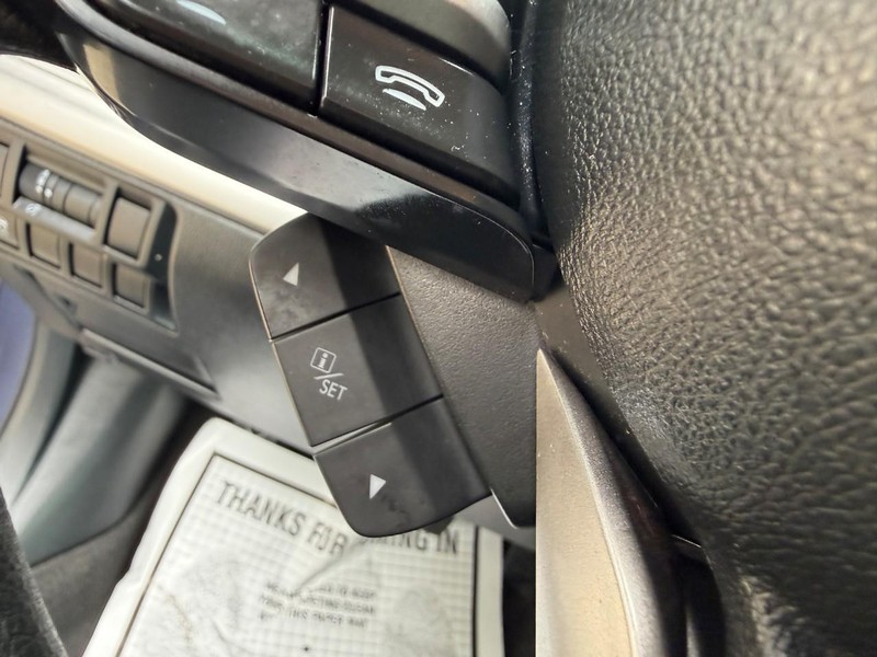 Subaru Legacy Vehicle Image 20