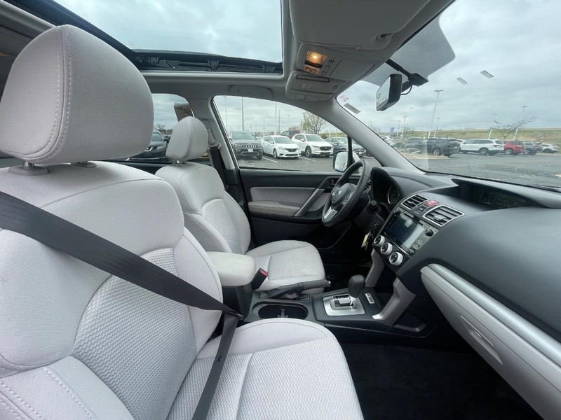 Subaru Forester Vehicle Image 03