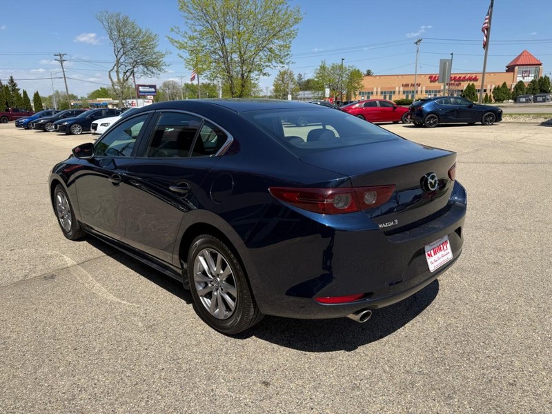 Mazda Mazda3 Sedan Vehicle Image 07